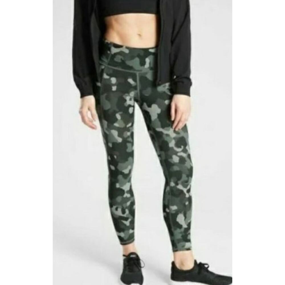 Athleta Lightning Camo 7/8 Tight in Super Sonic Size Small Leggings Activewear